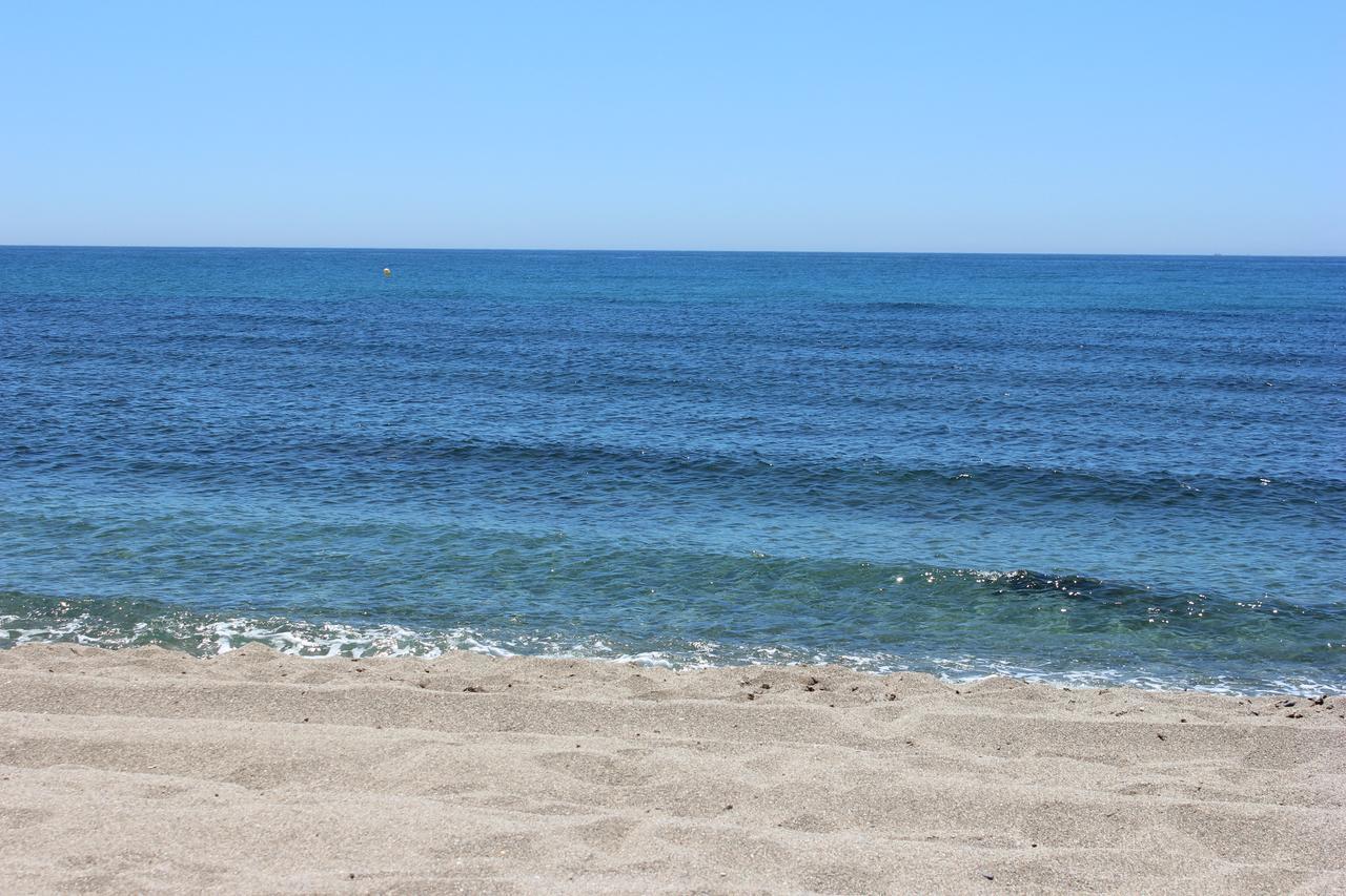 Mansion Alhamar - 2 Bedroom, Frontline Beach, Mountain Views, Full Size Pool, Tennis Courts, Close To Shops, On-Site Bar & Chiringuito Sitio de Calahonda Esterno foto