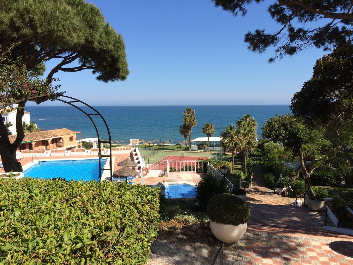 Mansion Alhamar - 2 Bedroom, Frontline Beach, Mountain Views, Full Size Pool, Tennis Courts, Close To Shops, On-Site Bar & Chiringuito Sitio de Calahonda Esterno foto